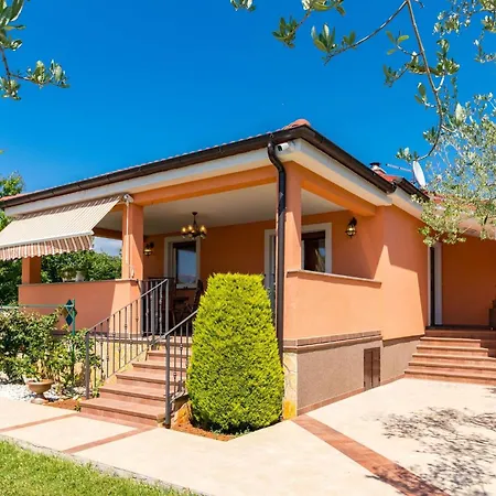 Dolinka Casa de Férias Pula