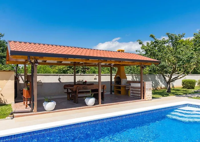 Dolinka Casa de Férias *